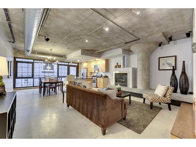 Building Photo - 525 N 3rd St
