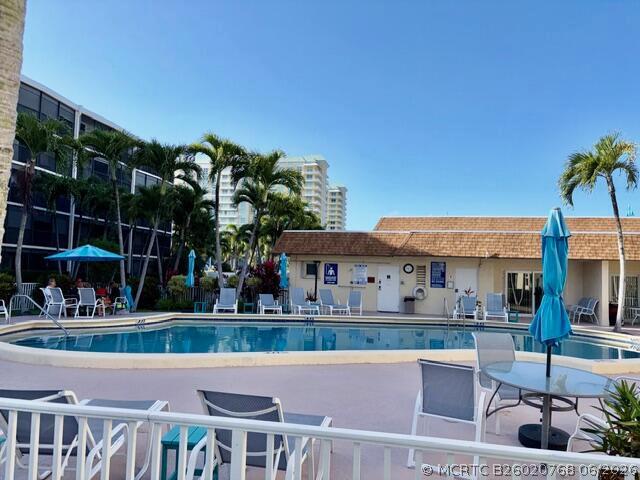Foto del edificio - 720 E Ocean Ave