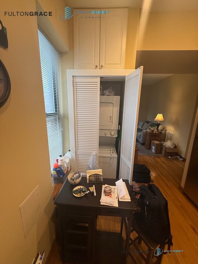 Foto del edificio - 1458 N Bosworth Ave