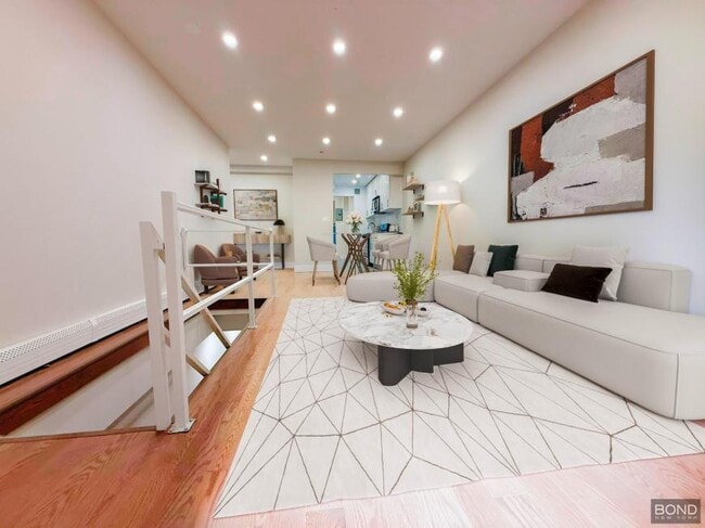 Foto del edificio - 3 bedroom in NEW YORK NY 10009