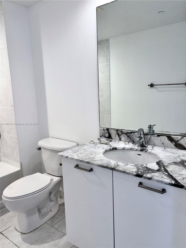 Building Photo - 951 Brickell Ave