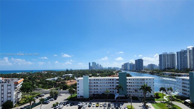 Foto del edificio - 3161 S Ocean Dr