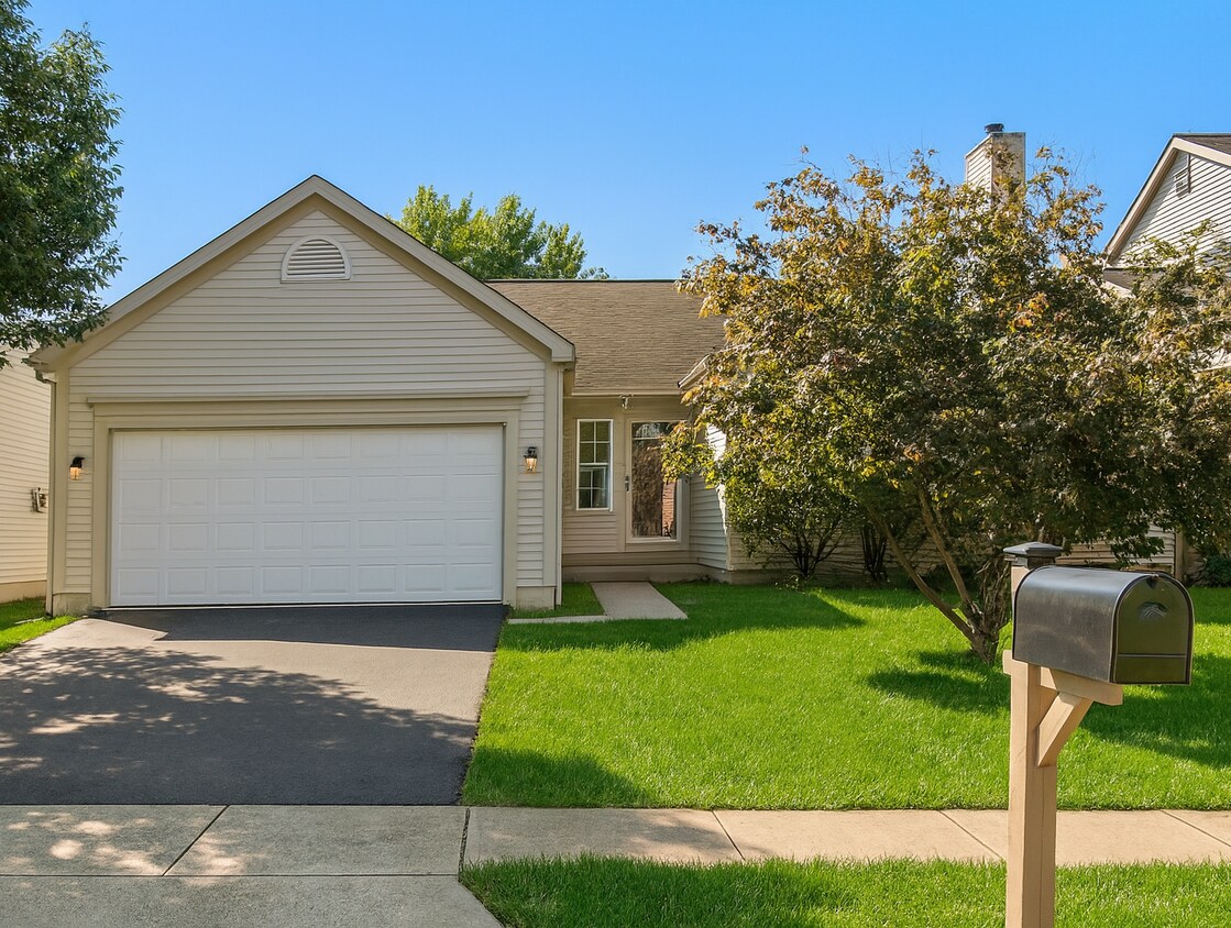 Foto principal - 8347 Vega Dr