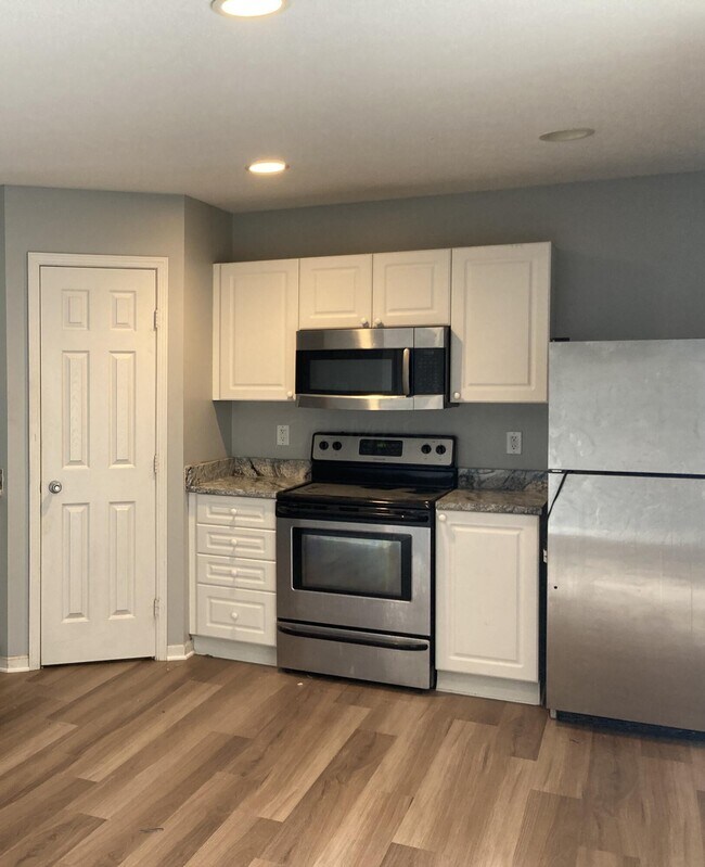 6477 Crab Apple Dr Unit 4, Canal Winchester, OH 43110 Condo for Rent