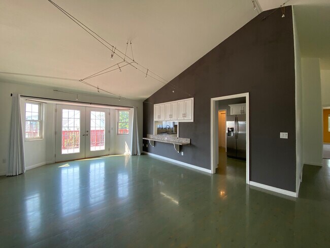 Building Photo - 223 Gibbons Pkwy