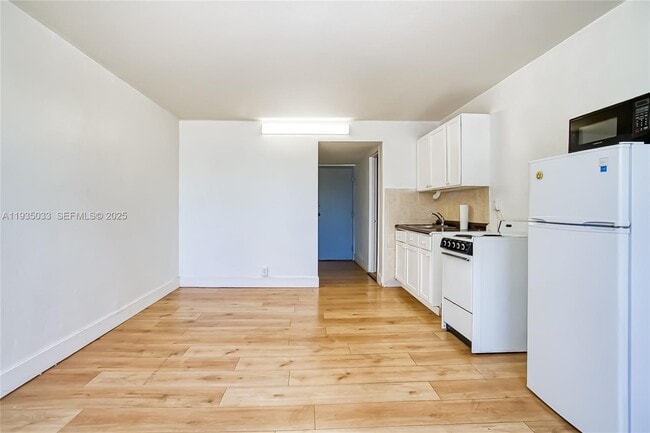 Foto del edificio - 6484 Indian Creek Dr