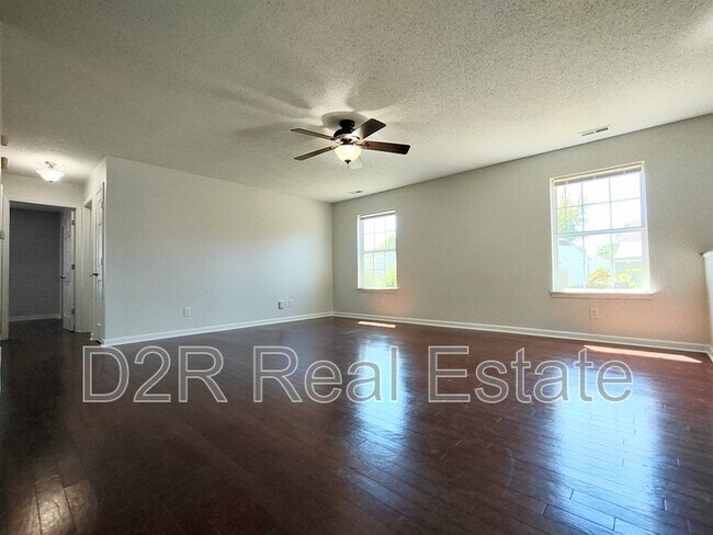 Building Photo - 1121 Branigin Creek Ct