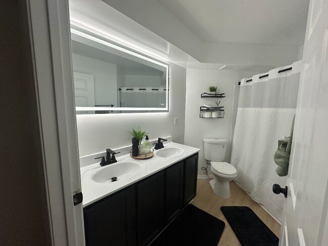 Foto del edificio - 139000 Farnsworth Ln