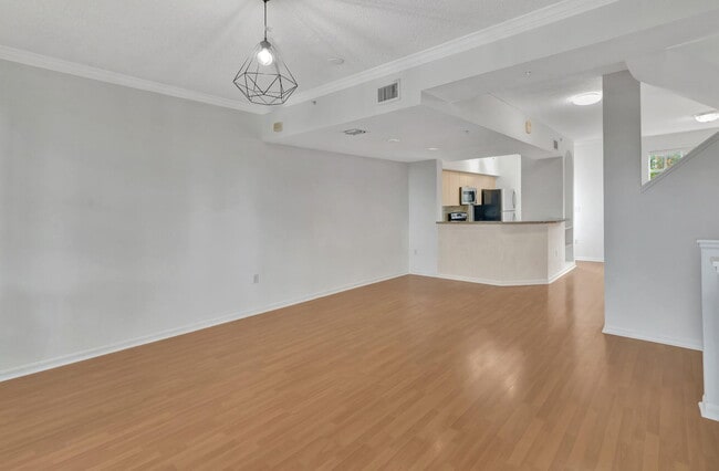 Building Photo - 2911 NE 185th St