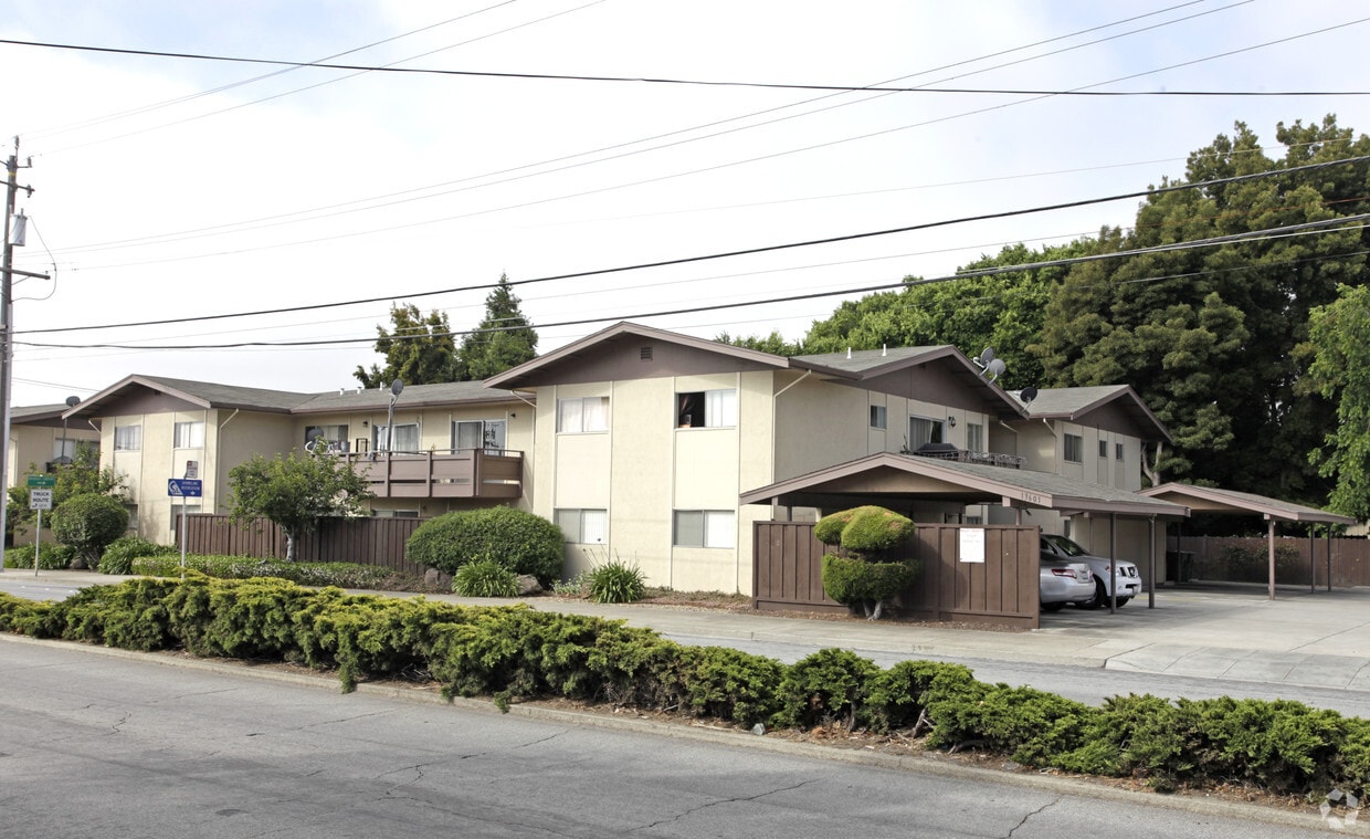 Primary Photo - 13601 Doolittle Dr