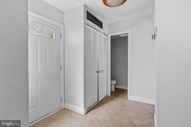 Foto del edificio - 121 Aspen Ct