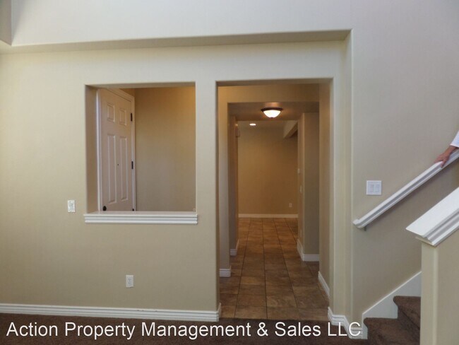 Building Photo - 3 br, 2.5 bath House - 3301 North 100 West