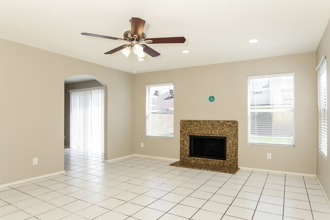 Foto del edificio - 7631 W Cinnabar Ave