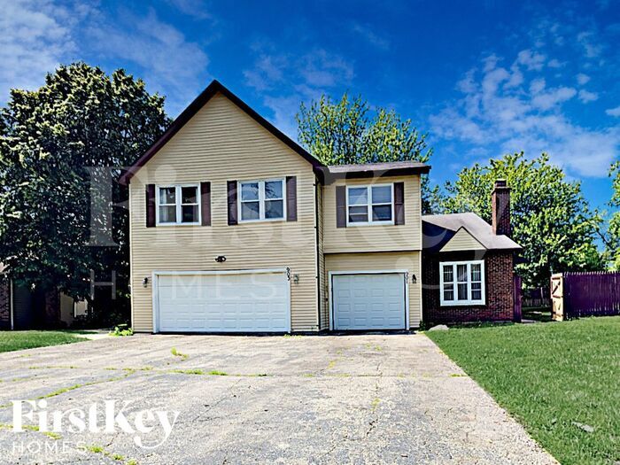 Primary Photo - 901 Autumn Ln