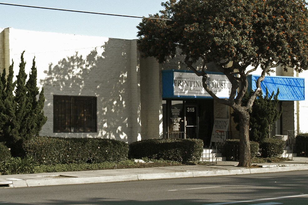 Moving to Carson, CA? Learn about renting in Carson