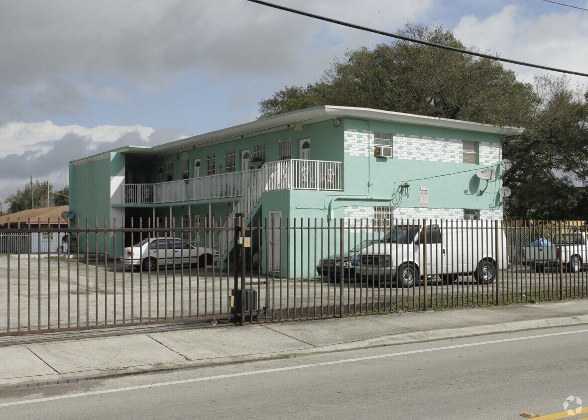 Primary Photo - 2751 NW 46th St
