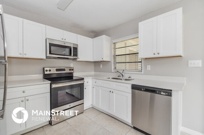 Building Photo - 7402 Pomelo Dr