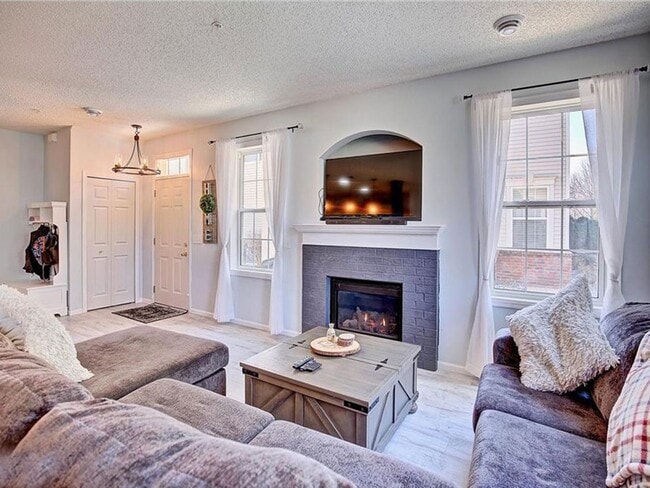 Building Photo - Spacious 3-Plus Bedroom with Loft-Office, Primary Suite, Fireplace, Private Patio, 2-Car Garage a...