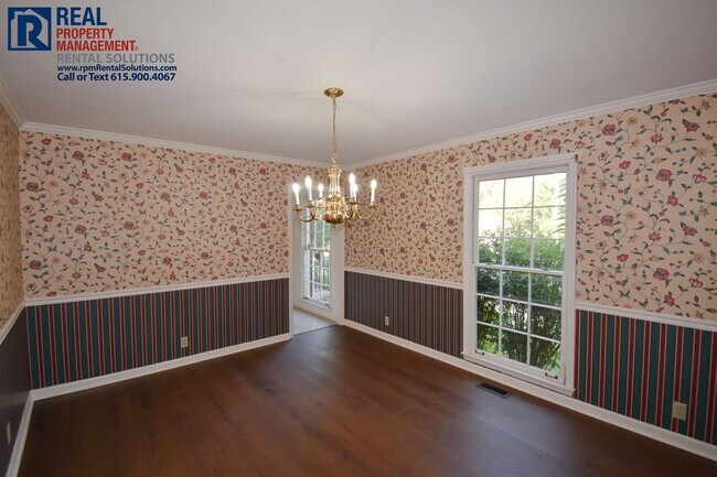 Building Photo - 2307 Londonderry Dr
