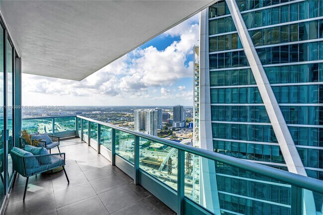 Foto del edificio - 900 Biscayne Blvd