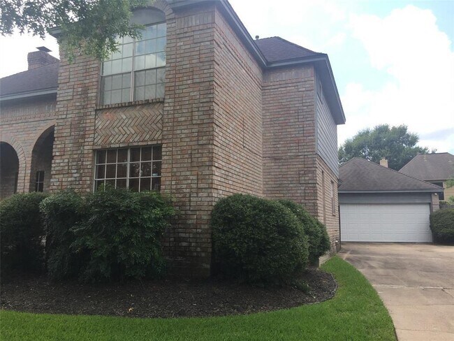 Building Photo - 6418 Seegers Trail Dr