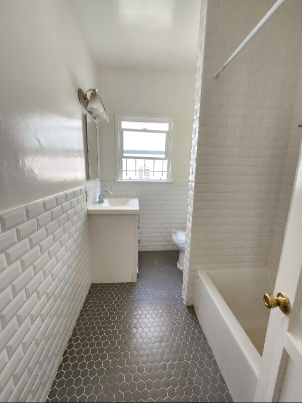 Foto del edificio - 1781 N Orchid Ave