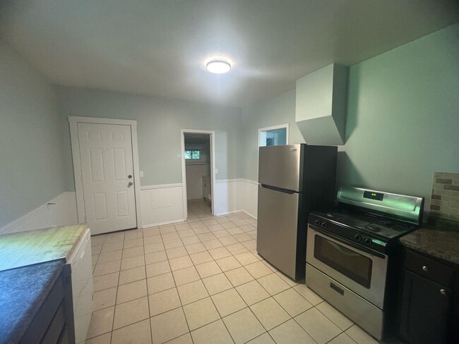 Foto del edificio - Charming Two-Bedroom Home Awaits!