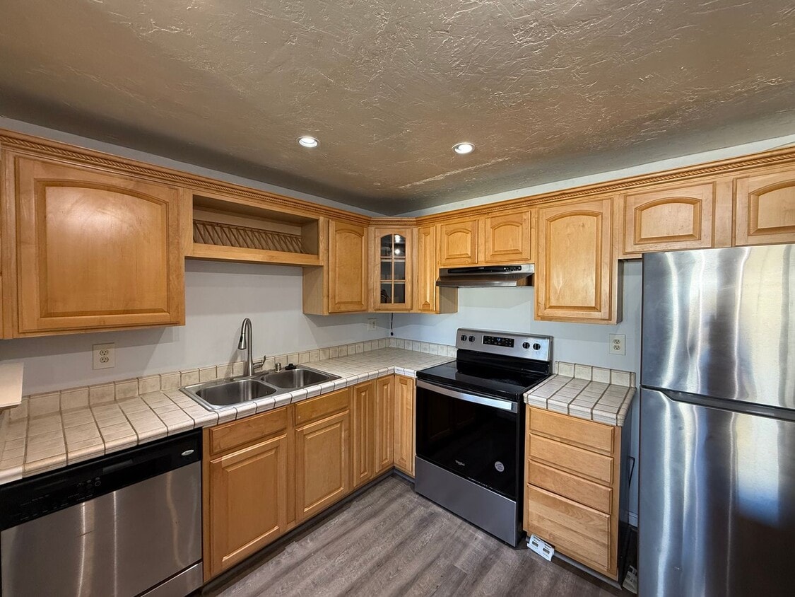 Primary Photo - Great 2B/1BA Condo in Escondido!