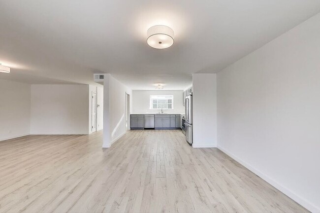 Building Photo - 2137 Lombard St