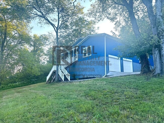 Building Photo - 286 Emily Ln