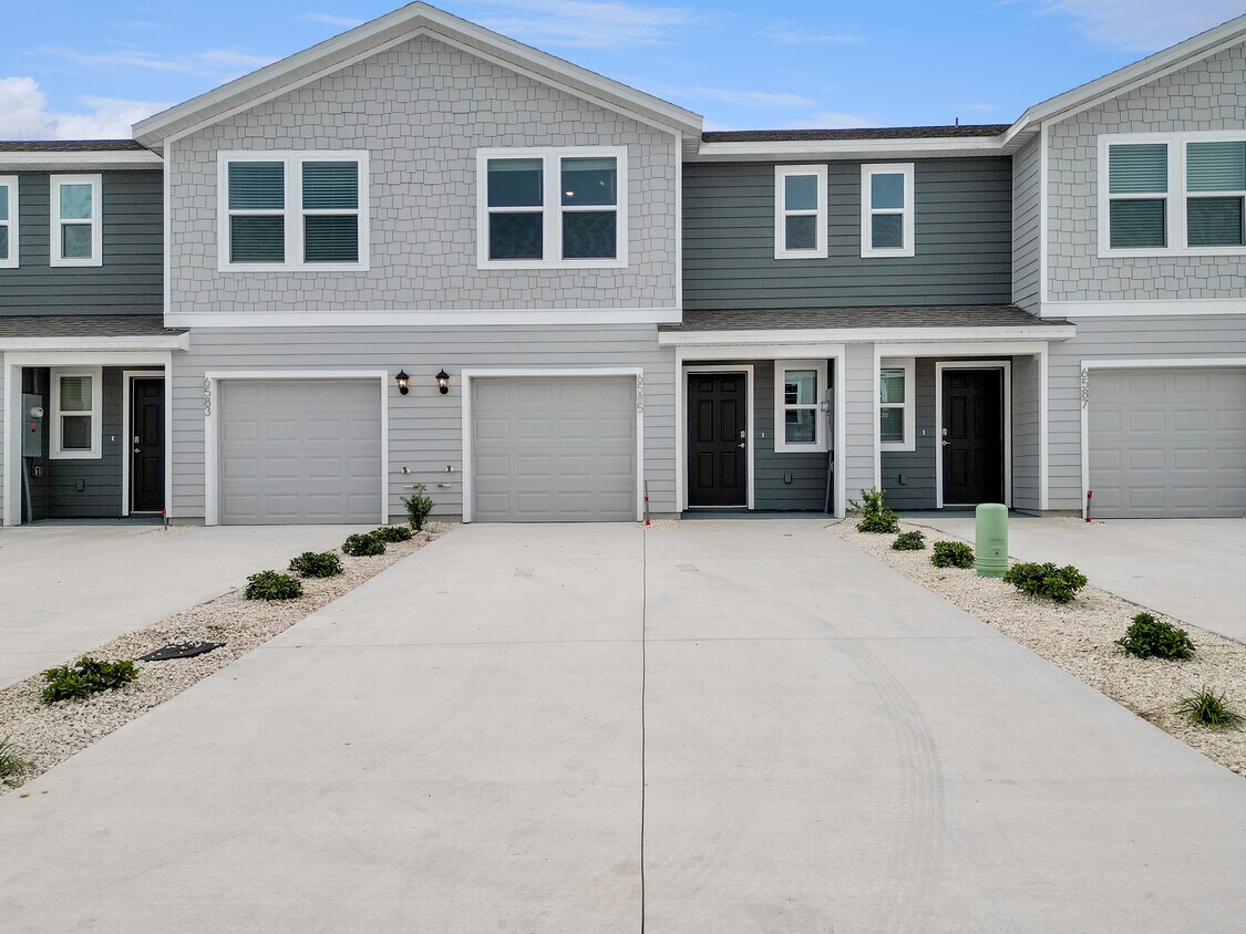 Foto principal - 6585 SW 81st Lp