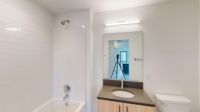 Interior Photo - 418 East Grand