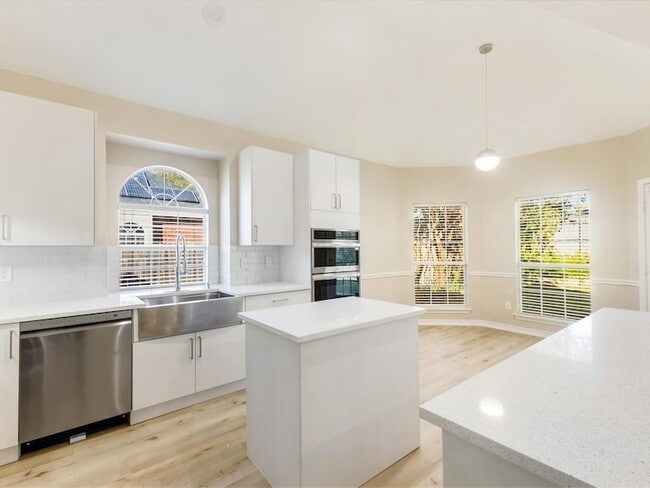 Foto del edificio - 1622 Stratford Dr