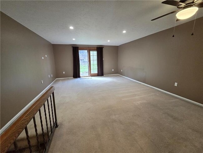Building Photo - 711 Newton Square Dr