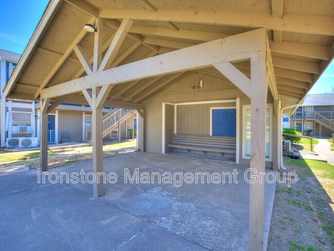 Foto del edificio - 4651 S Darlington Ave