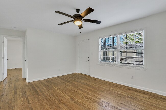 Building Photo - 212 W 57th St