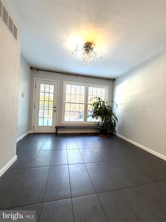 Building Photo - 3 Kaylin Corner