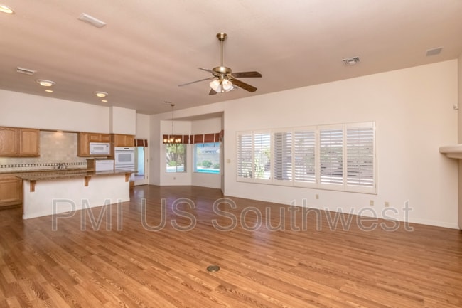 Building Photo - 2517 Whispering Ridge Dr