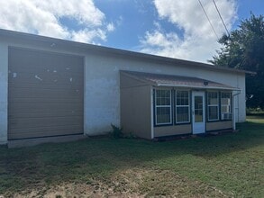 Building Photo - 1214 Desvoignes Rd