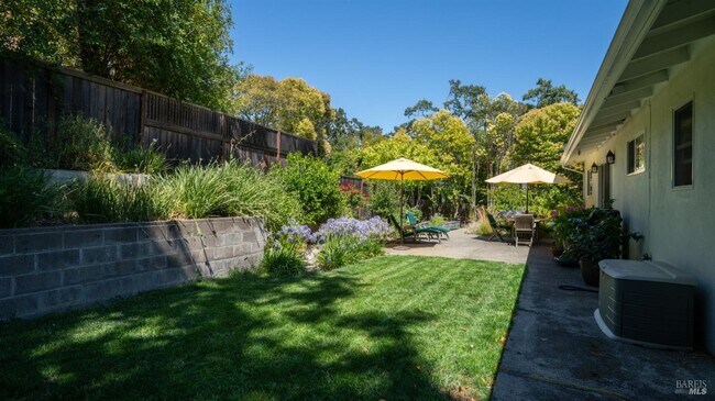 Foto del edificio - 110 Floribel Ave