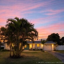 Building Photo - 4586 Ellwood Dr