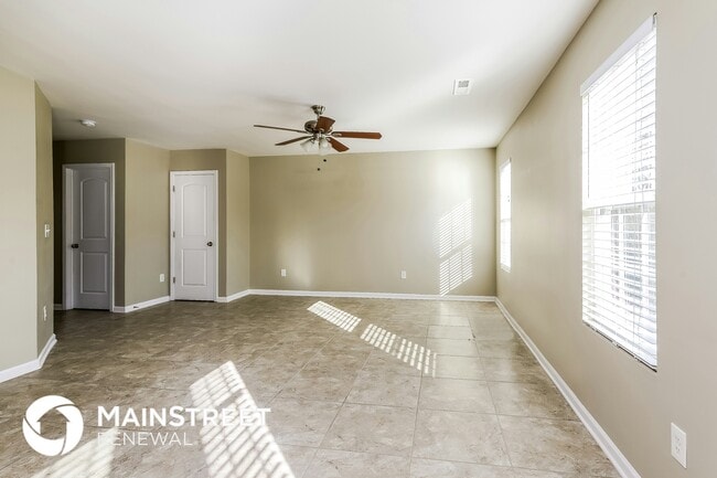 Building Photo - 352 Kendall Dr