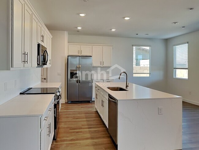 Foto del edificio - 6174 W Calle Lingo