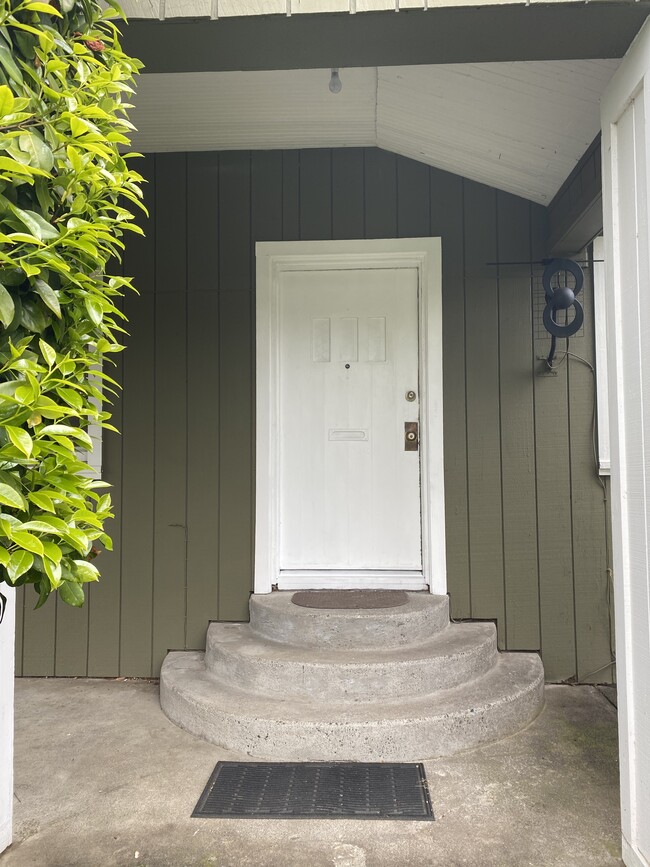 Building Photo - 3418 SE 55th Ave
