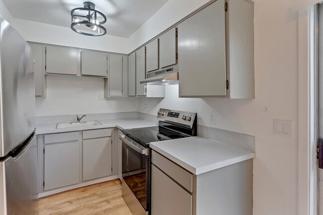 Building Photo - 202 Kennel Ave