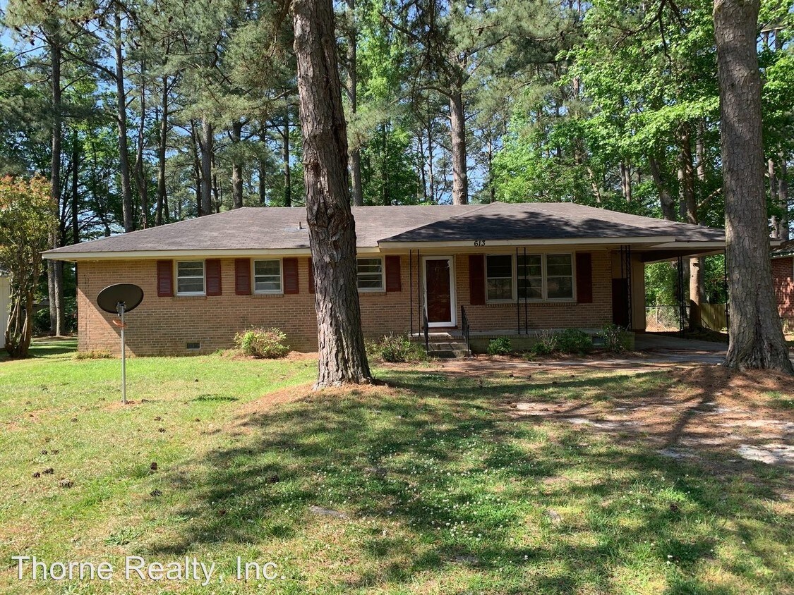 Foto principal - 3 br, 1.5 bath House - 613 Powell Drive