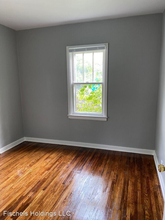 Foto del edificio - 3 br, 1 bath House - 450 Reed St