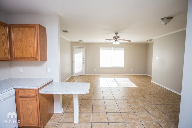 Building Photo - 514 N Brentwood Ave