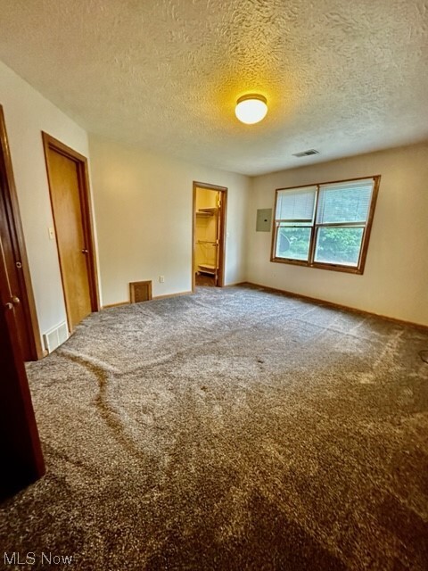Building Photo - 3084 Driftwood Rd