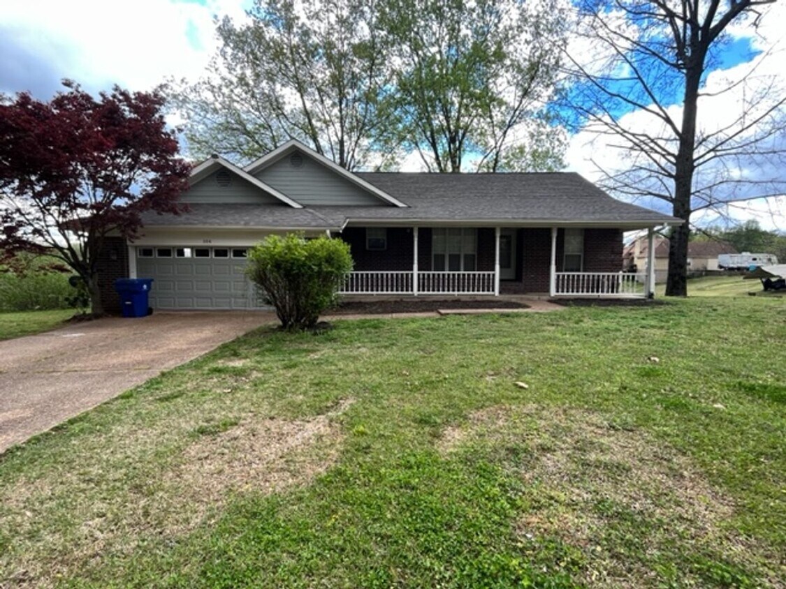 104 Blue Lake Cove, Lake Cormorant, MS 38641 House Rental in Lake